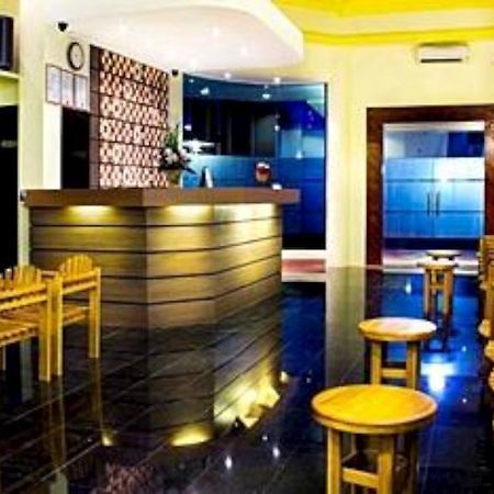 Mervit Hotel Padang  Dış mekan fotoğraf
