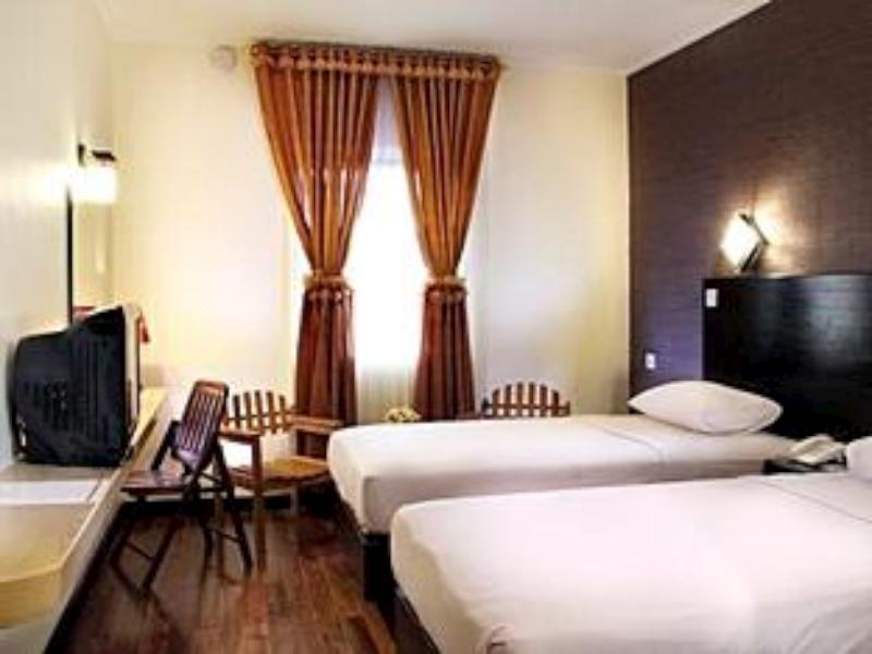 Mervit Hotel Padang  Dış mekan fotoğraf